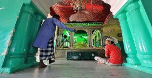 no need climb 360 steps to Pahadi Shareef Dergha