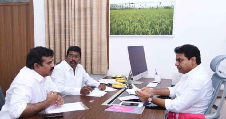 KTR urges party leaders to shun differences, strive for party win in civic polls