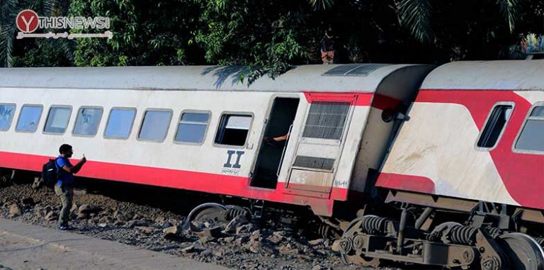 Train derails in Canada, 13 people on board