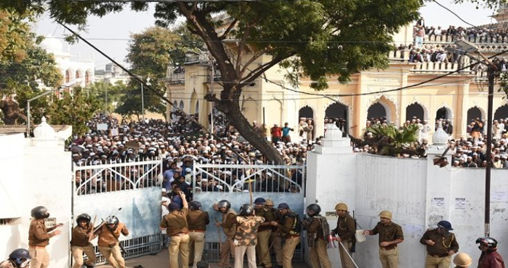 UP Police fails to give evidence, PFI members get bail