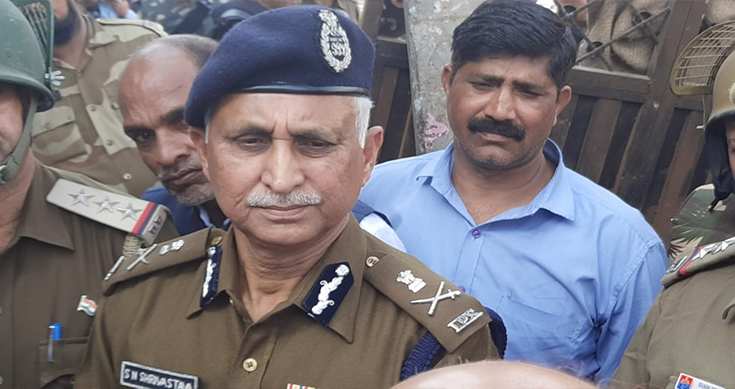 Spl CP visits Chand Bagh, residents want more police deployment