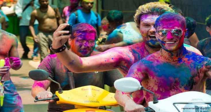 No throwing of colours & moving on bikes in groups