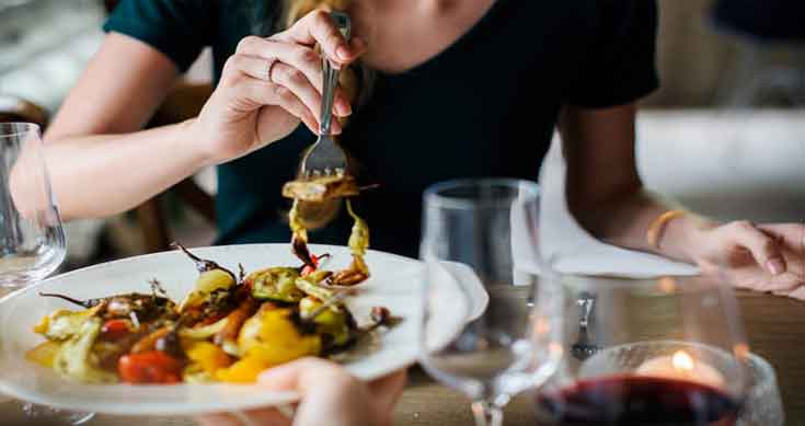 UK eatery refuses to serve China-returned couple