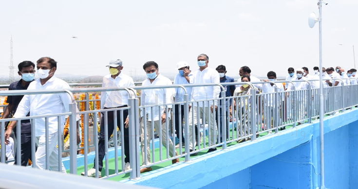 KTR, Harish start Ranganayak Sagar, Sidhipet gets waters
