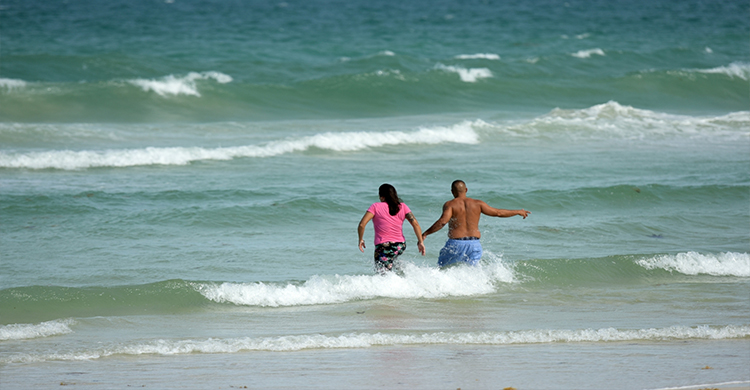 Post-lockdown tourists return to Miami Beach