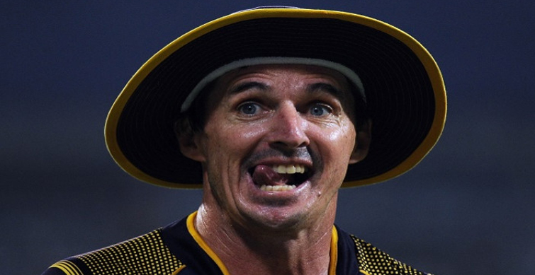 Hogg-tips-Kohli’s-RCB-to-end-IPL-drought-in-UAE.