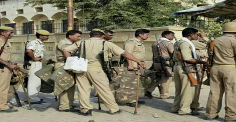 Kanpur bloodbath: 2 aides of gangster Dubey shot dead