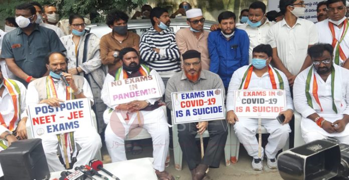 Congress leaders hold protest against NEET- JEE exam