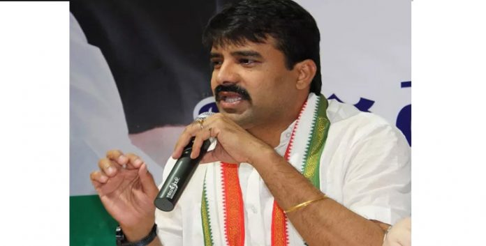 It is anti-employees government, terms Vamshichand Reddy