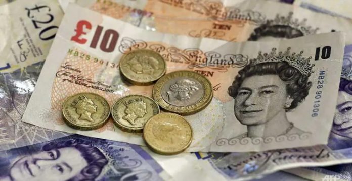 UK government debt hits $2.6tn for first time