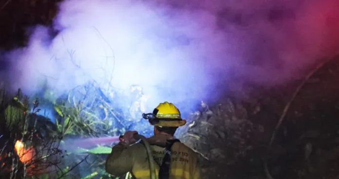 Wildfire-near-Arizona-Utah-state-line-spreads-over-11000-acres