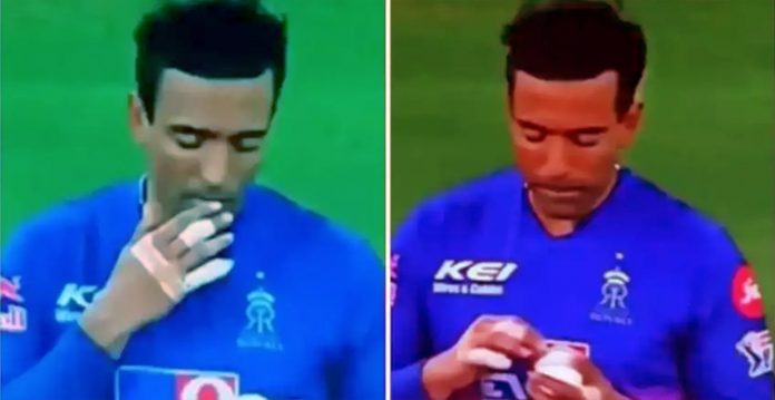 Coronavirus Rules: Robin Uthappa Appears to Have Applied Saliva on the Ball