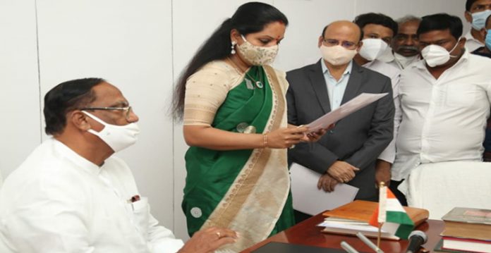 Kalvakuntla Kavitha takes oath as MLC