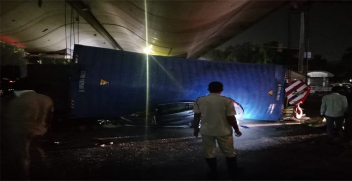 Truck Overturned in Delhi, Two Dead
