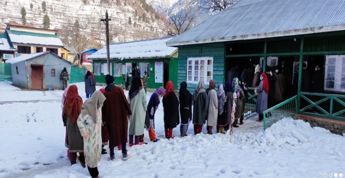 Polling for the First Phase of DDC Elections Begins in J&K