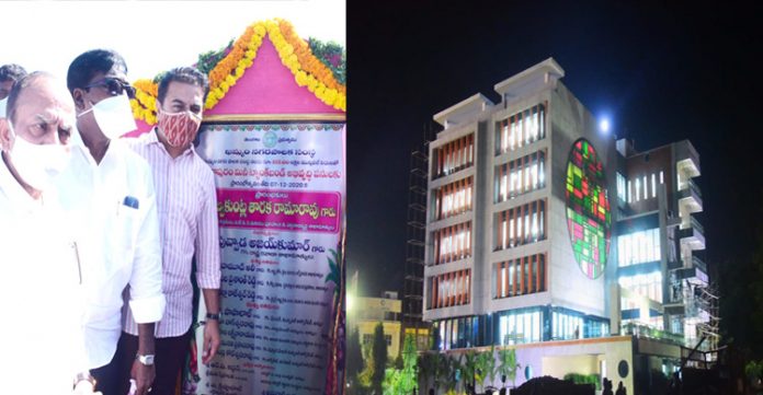 KTR promises to expand IT hubs in Telangana