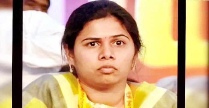 Akhila priya receives blow on kidnap case