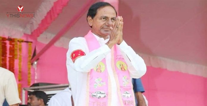 KCR gives Rs 10 lakh to kidney patient