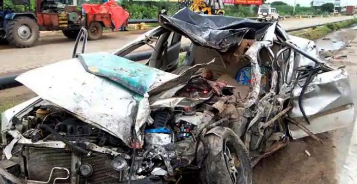 1 dead, 3 hurt in car truck collision on delhi jaipur expressway