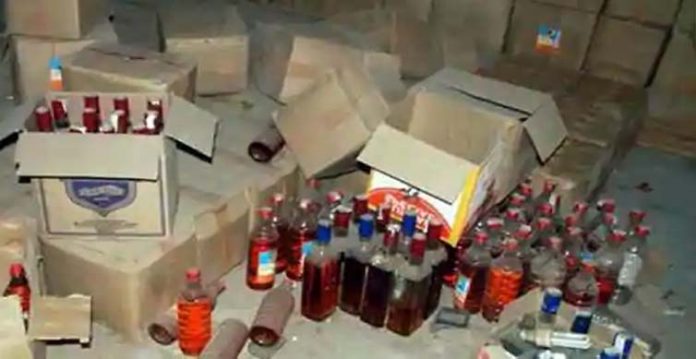 2 bihar labourers die in 'hooch poisoning'