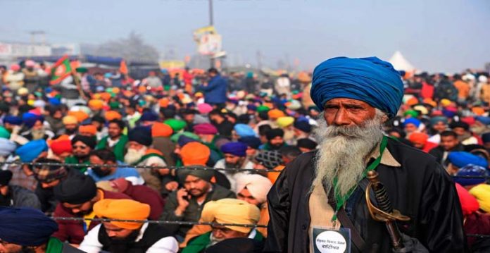 farmers celebrate turban day on delhi borders