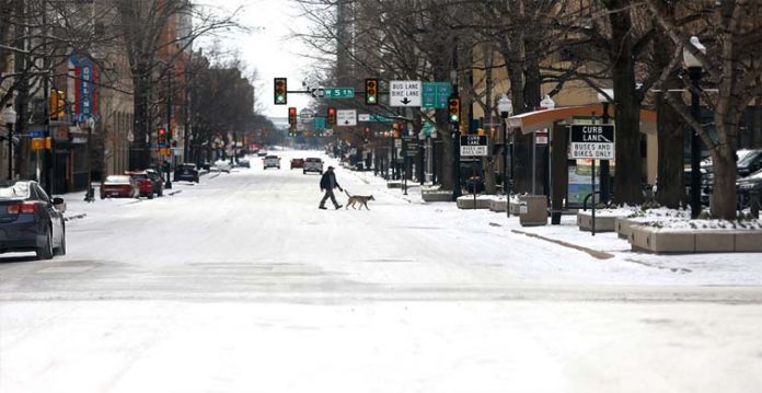 us trembles with dangerously low temperatures and blackouts, 20 dead