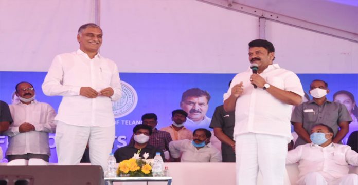 cm for rs 500 cr for integrated markets, harish, talasani start mobile fish outlets