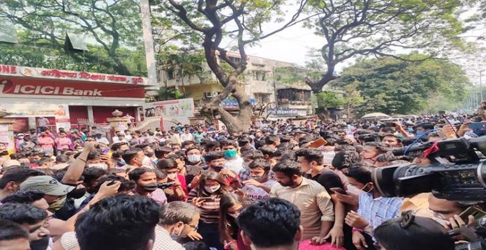 protests erupt as maharashtra state civil service exams put off again