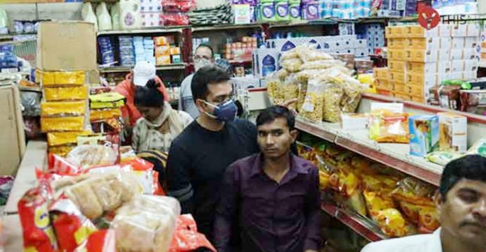 maharashtra allows buying of food, essentials for only 4 hrs daily