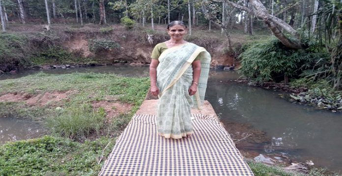 this woman librarian walks 4 km a day for doorstep delivery of books