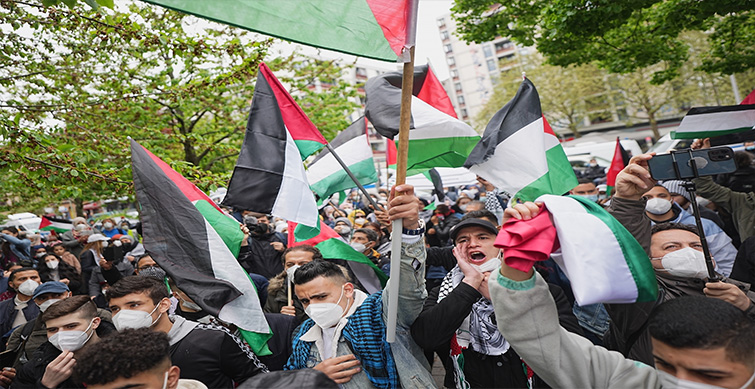 berlin police on alert for anti semitic acts at rallies