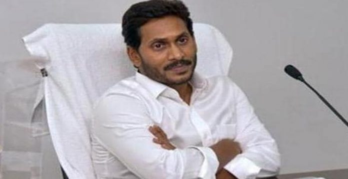 cbi court asks jagan to file his counter in his bail case