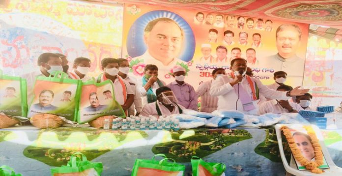 congress leaders pay rich tributes to ex pm rajiv gandhi on 30th death anniversary