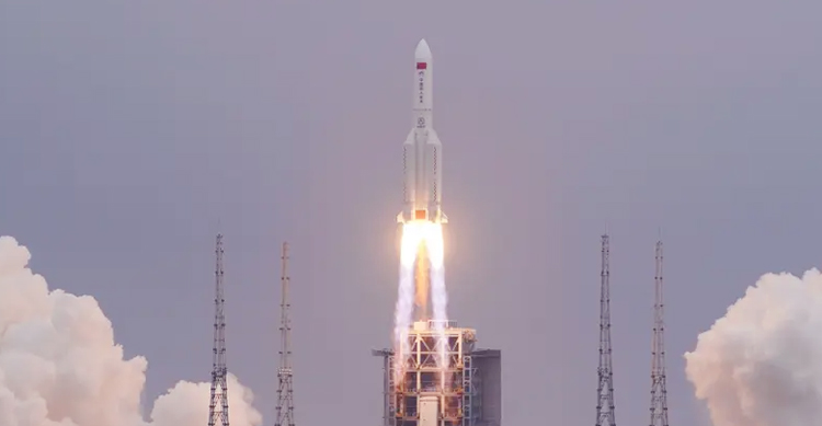 Falling Chinese rocket poses ‘low' risk to humans
