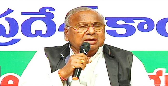 hanumantha rao slams bandi sanjay for his comments against mamata