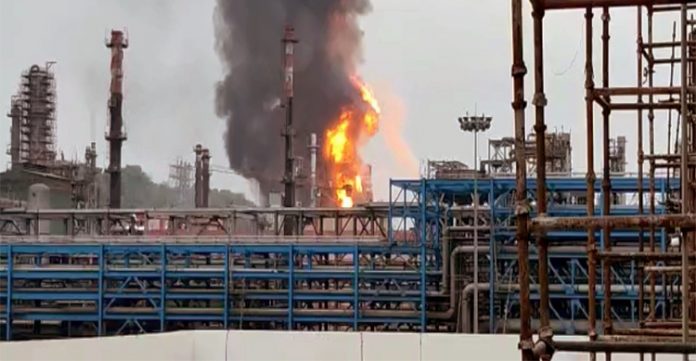 Hindustan Petroleum Corporation Ltd Refinery Unit Blows Up in Fire in Andhra Pradesh