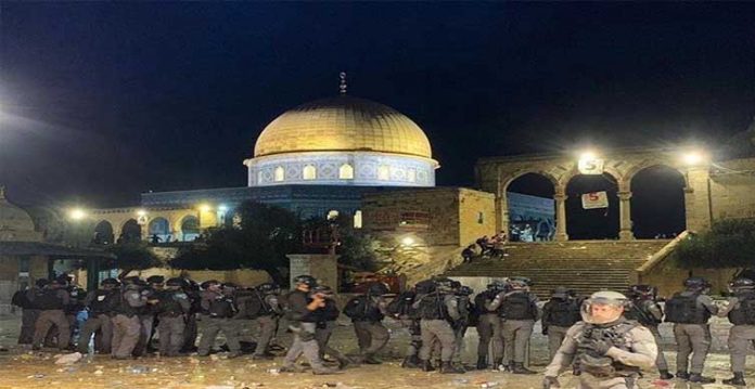 israel attacks palestinians worshippers on last friday of ramadan; 178 dead