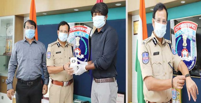 oppo india mobiles donated oppo band style to cyberabad police