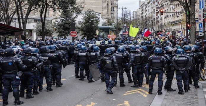 paris police order stores closed over banned demonstration