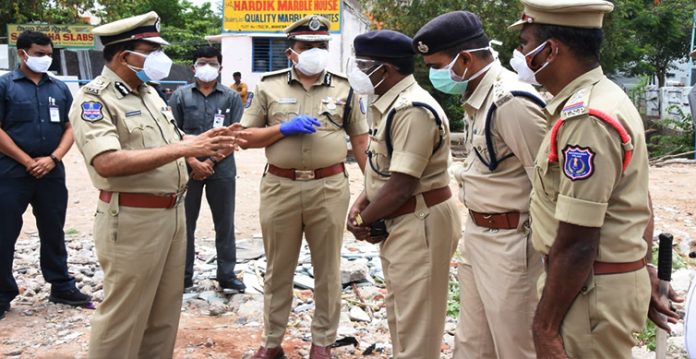 police in telangana continue to strictly enforce lockdown