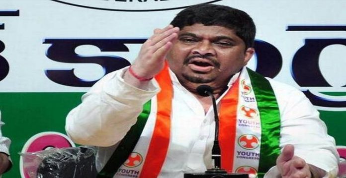 ponnam prabhakar asks bjp leaders to mount pressure on center