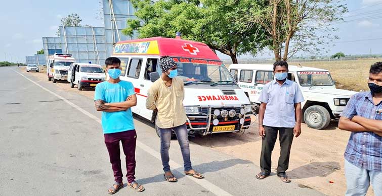 telangana police stop ap ambulance amid covid fear