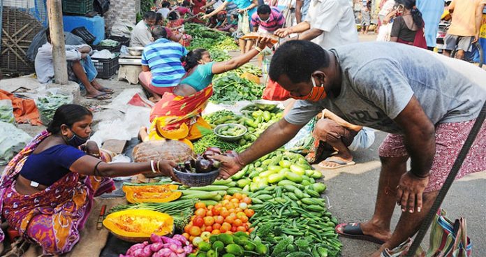 Vegetable prices shoot up again as traders milking profit out of lockdown