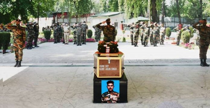 army pays tributes to braveheart in srinagar