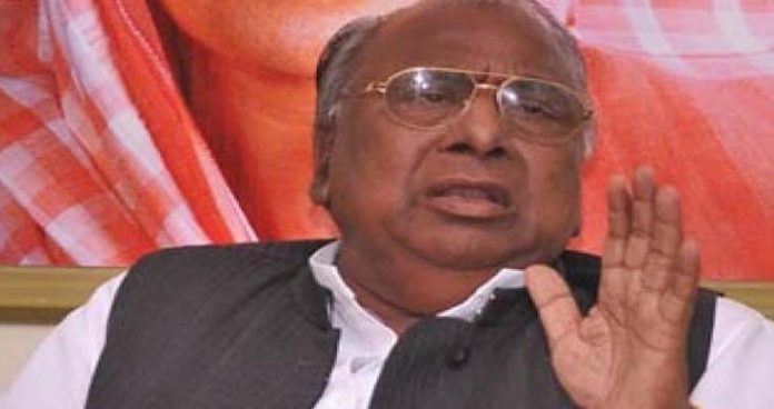 congress leader hanumantha rao hospitalised