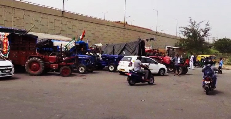 Farmers Protest Intesify At Borders; Send Memorandum To Governors