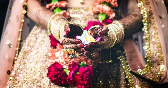 Friends for 7 yrs; two girls elope, marry each other in Gurugram