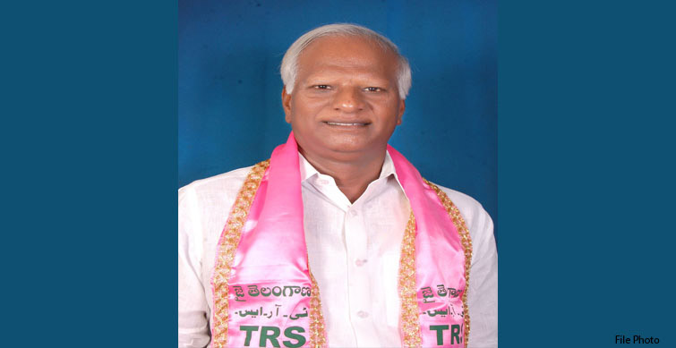 kadiam srihari hits out at etala rajender on cm jibe