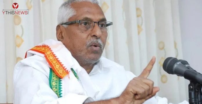 mlc jeevan reddy hits out at govt over covid treatment