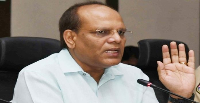 telangana cs directs officials to ensure that all bank employees are vaccinated